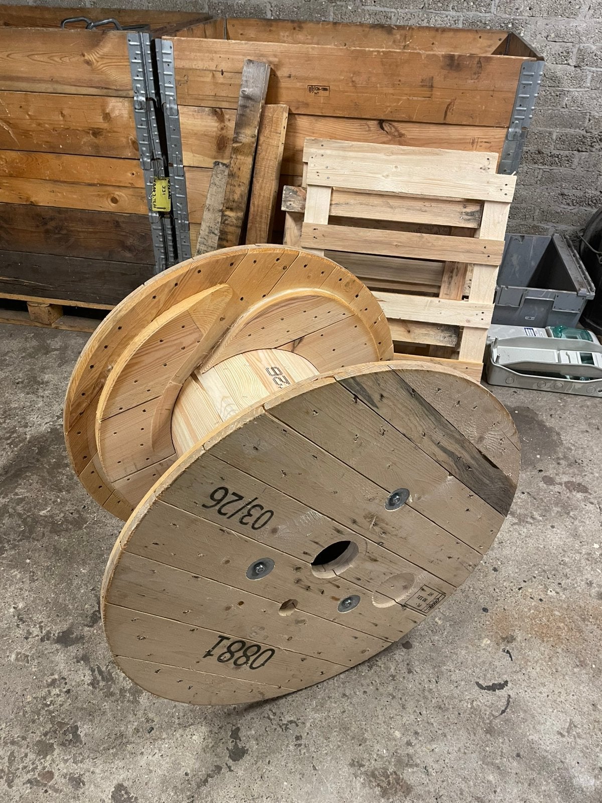 Lege robuuste kabel haspels, Ophalen, Minder dan 25 mm, Zo goed als nieuw, Plank