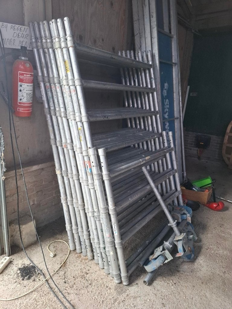 Steiger te koop Skyworks (9 meter hoog), Ophalen, Gebruikt, Rolsteiger of Kamersteiger, 5 meter of hoger