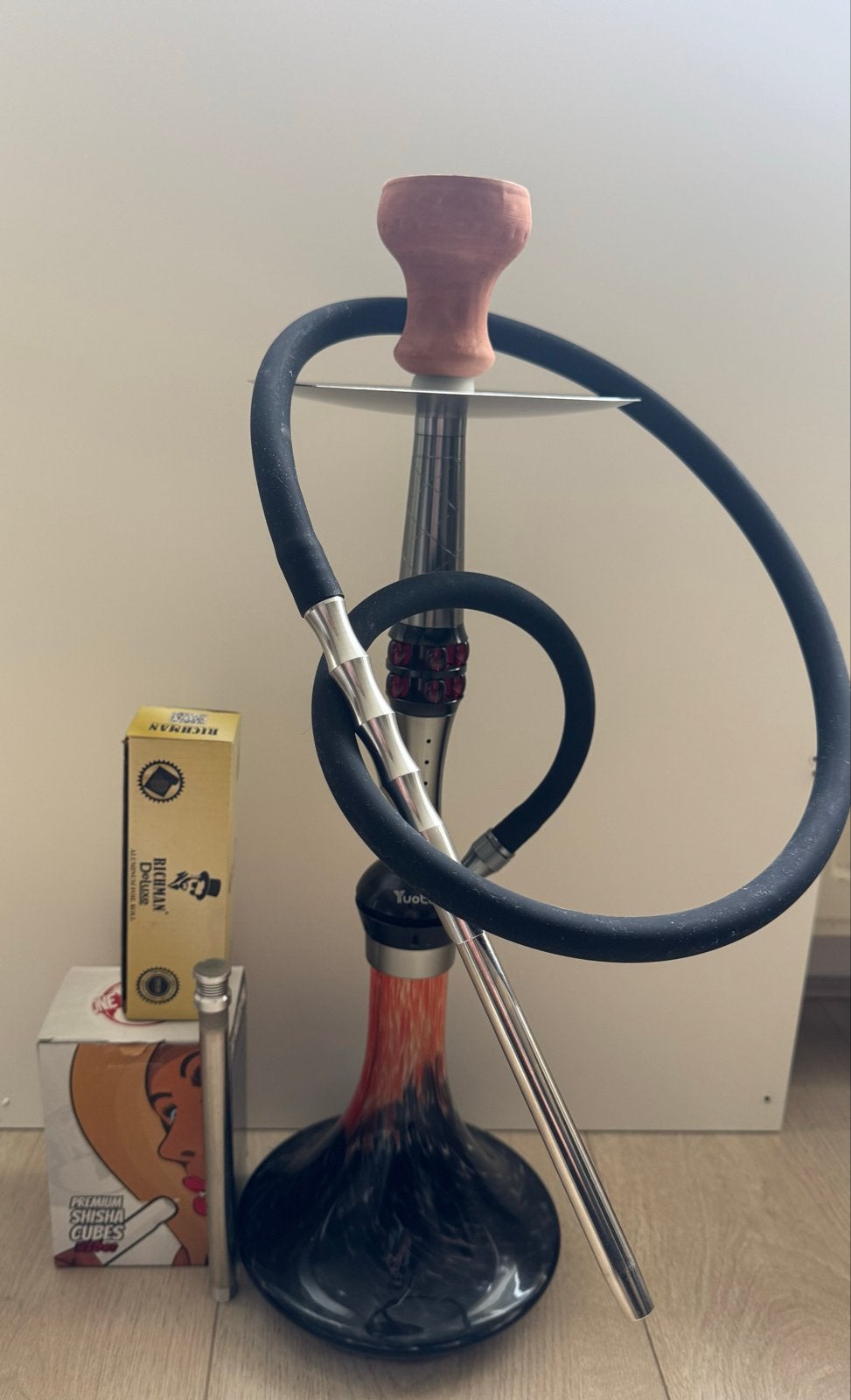 Yuoto Shisha / Waterpijp - Compleet met accessoires, Ophalen of Verzenden, Zo goed als nieuw, (Water)pijp