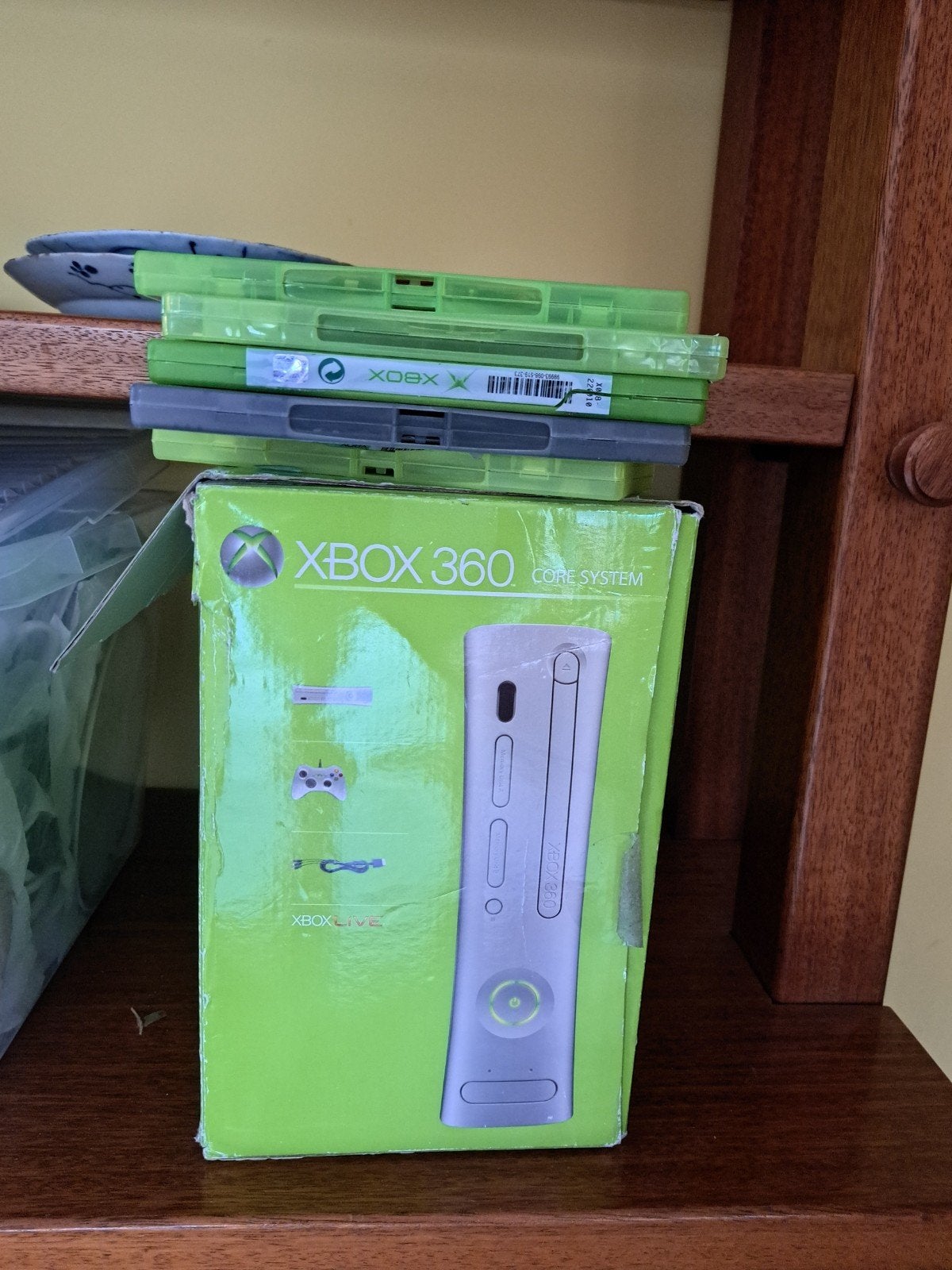 Xbox 360 Core System met games: Minecraft, FIFA 07, NFS, 3 spelers of meer, Ophalen of Verzenden, Gebruikt, Vanaf 3 jaar