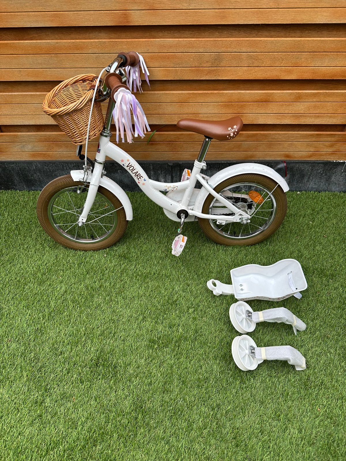 Volare Kinderfiets 14 inch met zijwieltjes en mandje, Ophalen, Terugtraprem, Zijwieltjes, Gebruikt