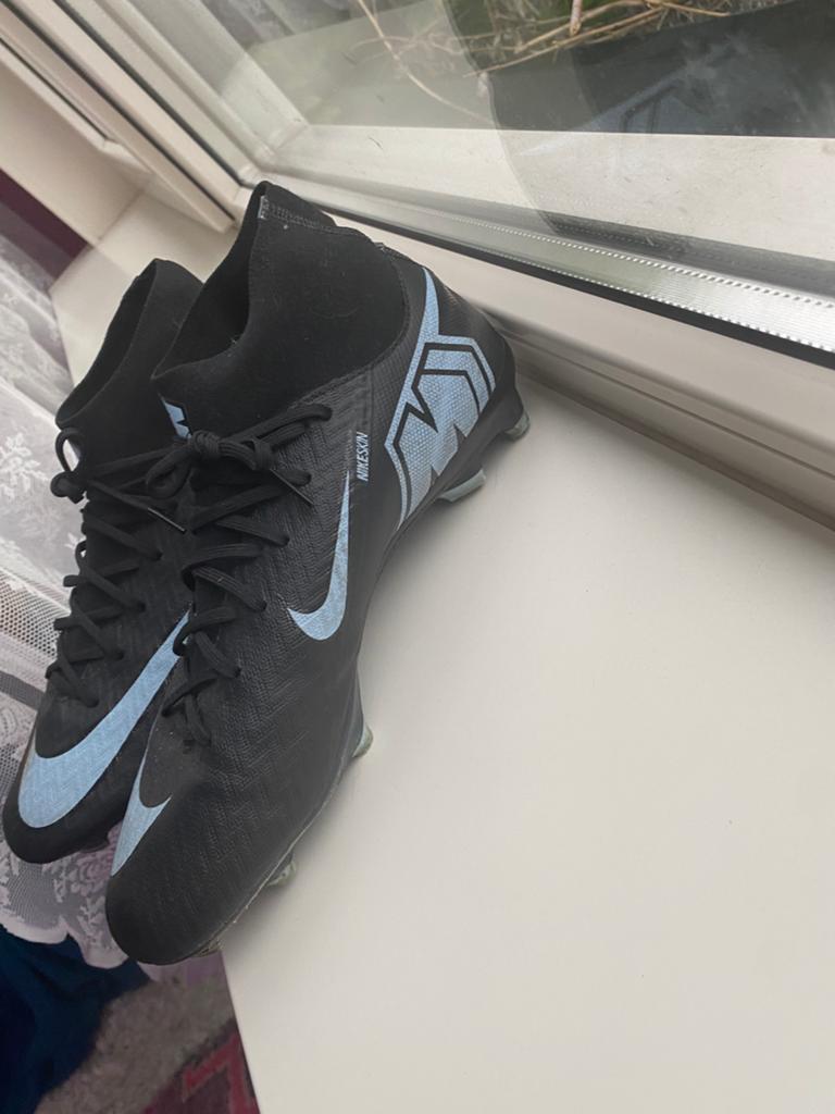 Nike voetbal schoenen 42,5, Ophalen of Verzenden, Gedragen, Sportschoenen, Zwart