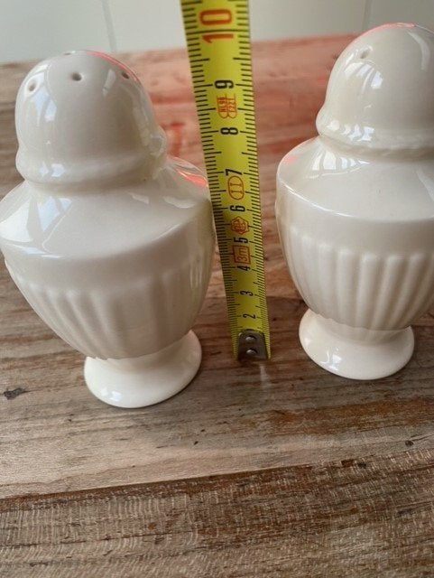 Wedgwood Edme peper en zout stel (nieuw!), Ophalen of Verzenden, Nieuw, Aardewerk, Overige typen