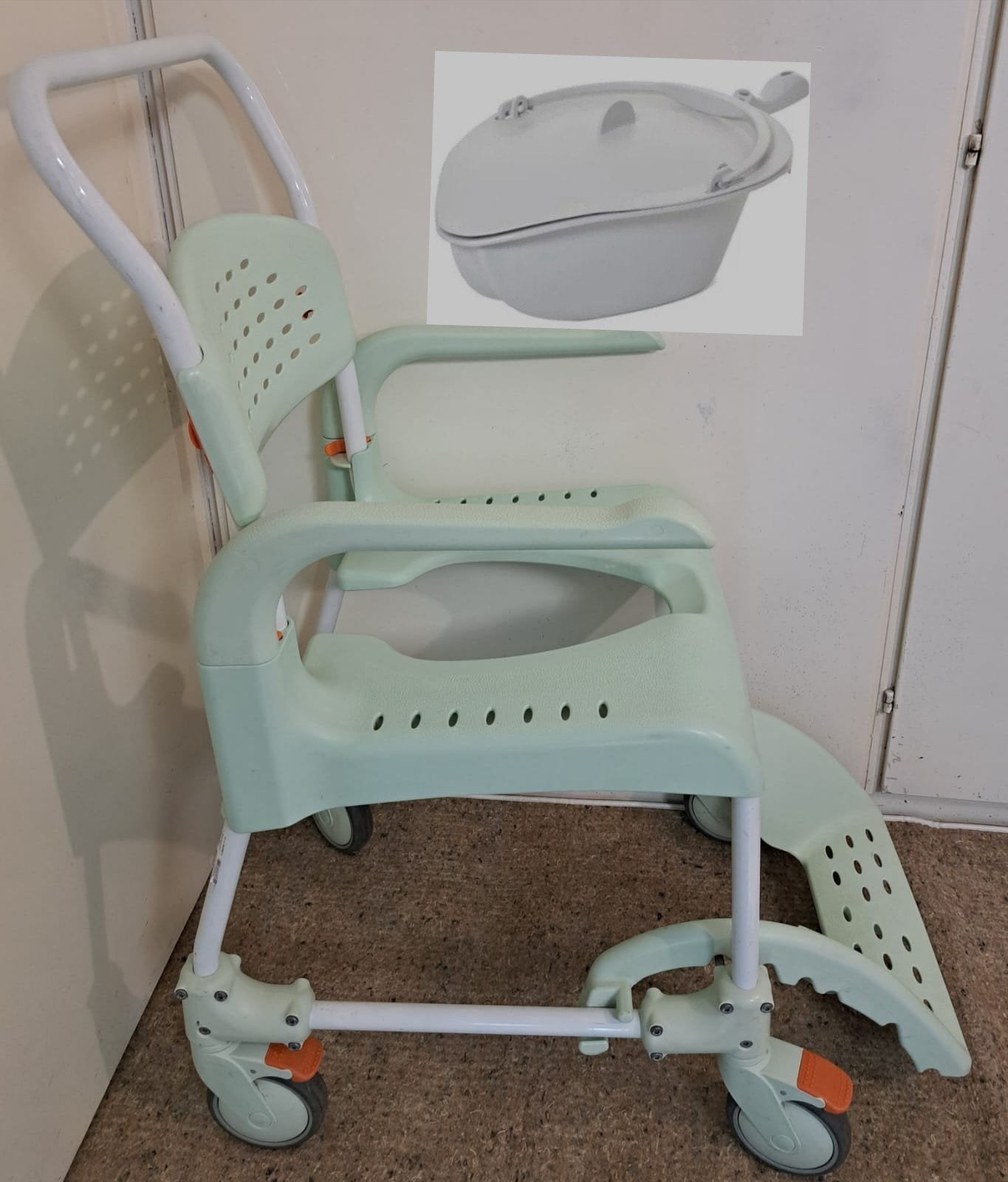 Etac Clean Toiletstoel Verrijdbare
Douchestoel Armleuningen, Diversen, Verpleegmiddelen, Ophalen