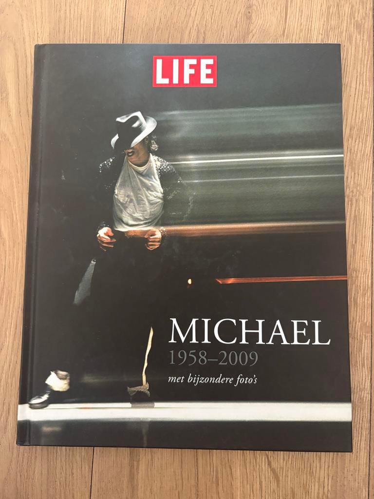 LIFE Michael Jackson 1958-2009 met bijzondere foto's, Ophalen of Verzenden, Zo goed als nieuw, Artiest