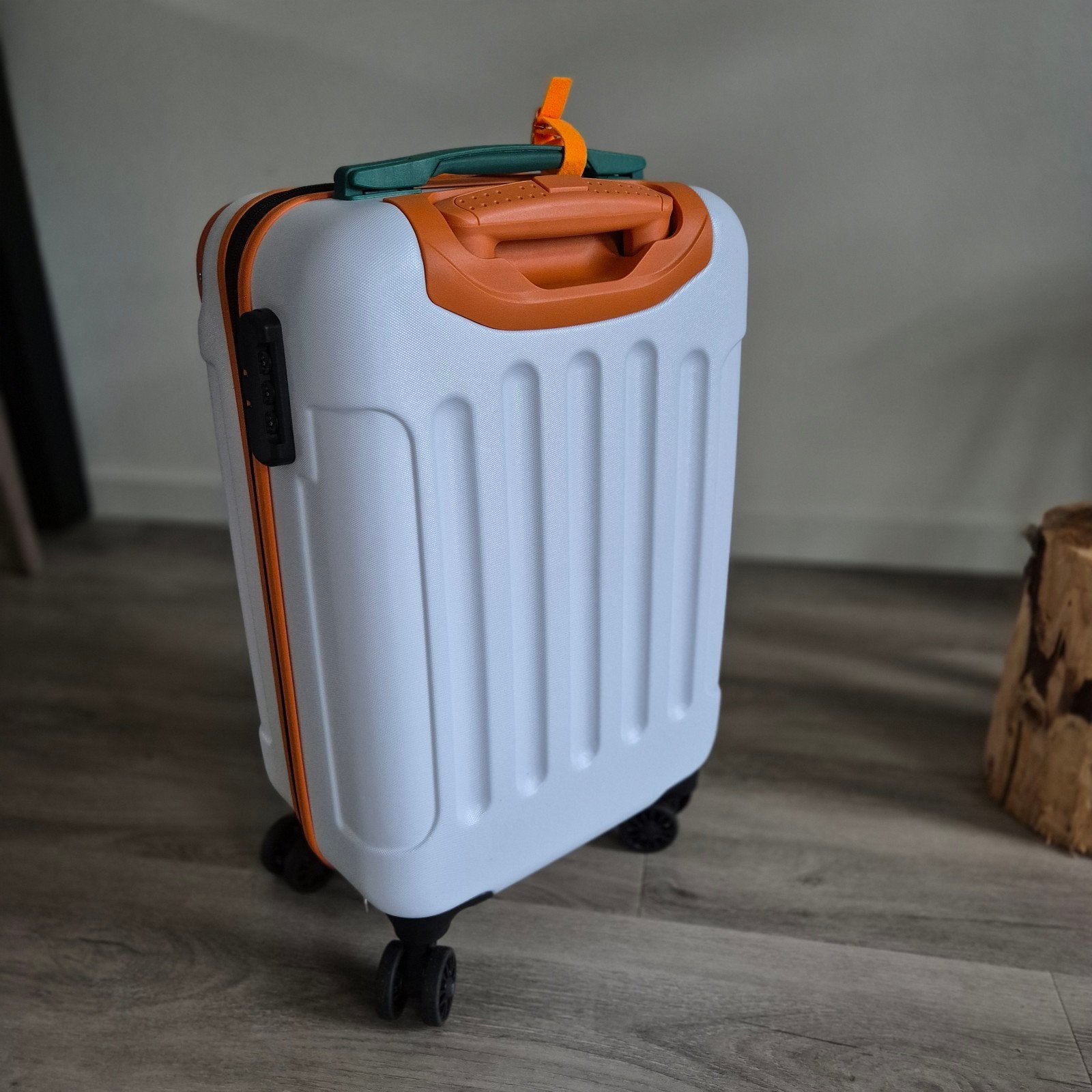 Splinternieuwe postcodeloterij koffer incl cijferslot, Ophalen, Nieuw, Hard kunststof, 50 tot 60 cm