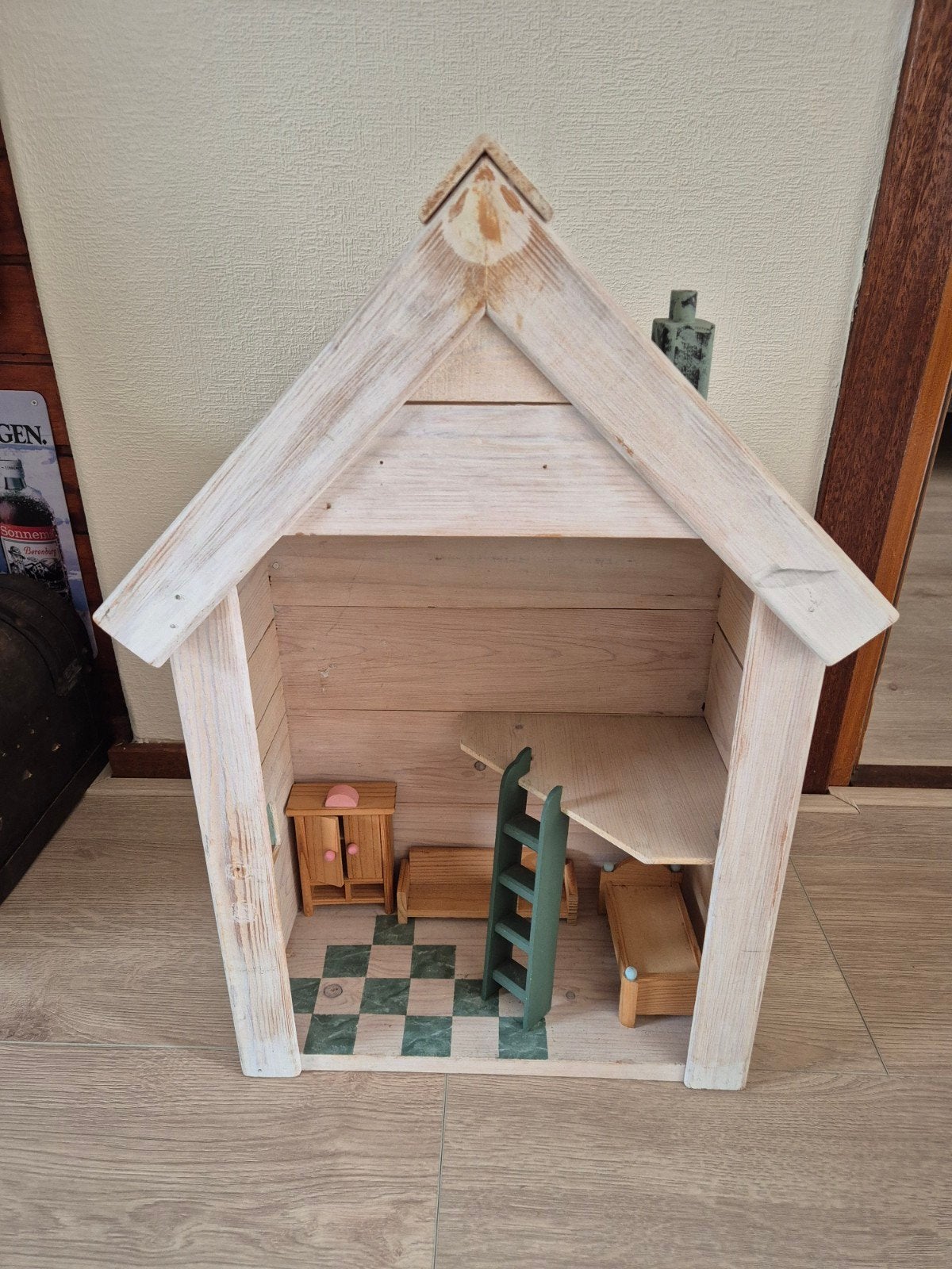 Houten Poppenhuis met Meubels - Handgemaakt, Ophalen, Zo goed als nieuw, Poppenhuis
