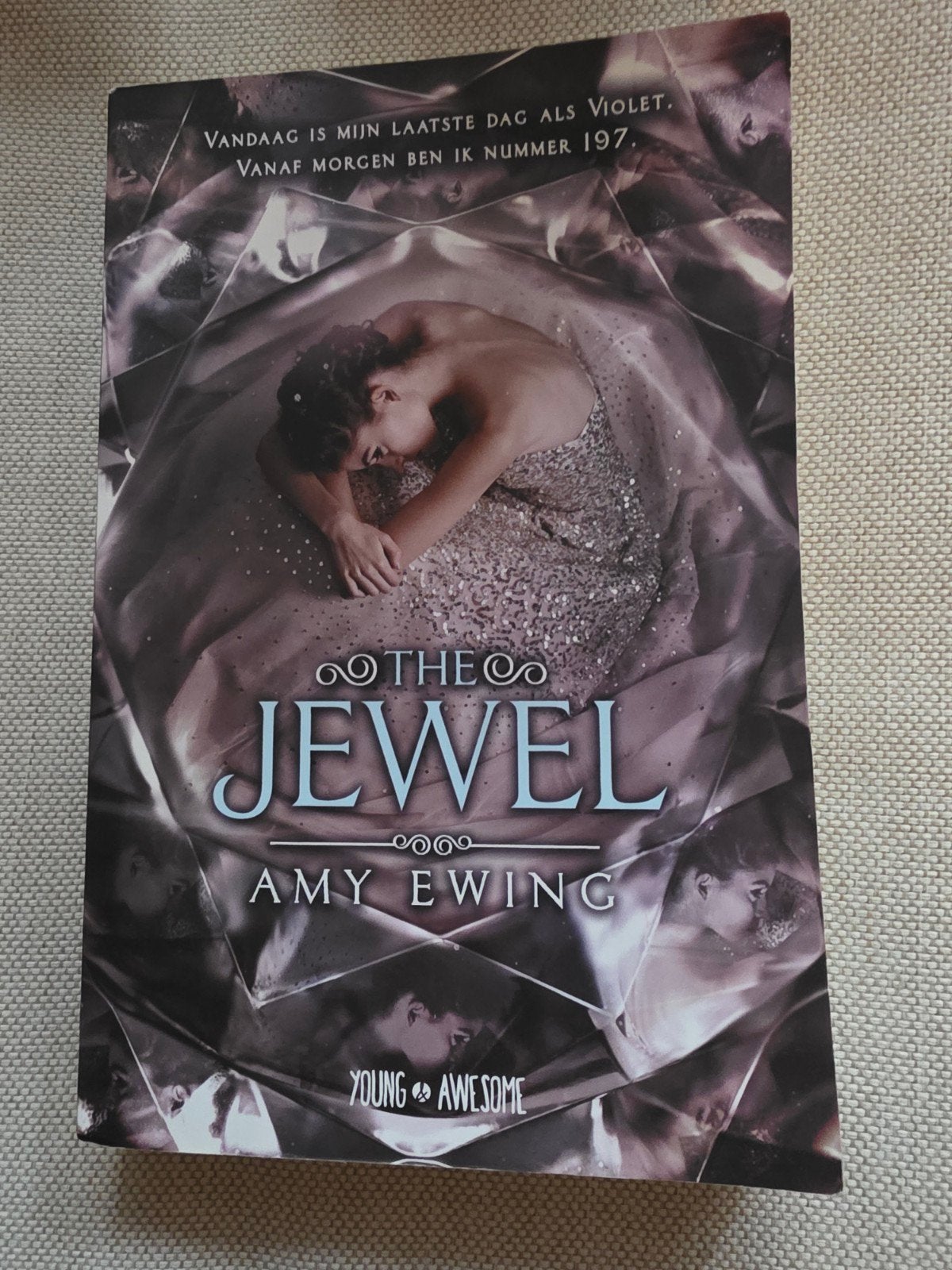 The Jewel - Amy Ewing (Young Adult Fantasy Boek), Ophalen of Verzenden, Gelezen, Amy Ewing