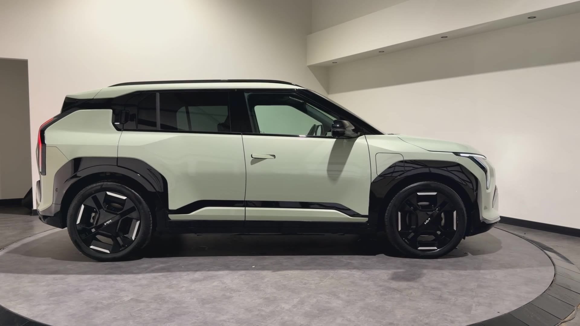 Kia EV3 GT-Line 81.4 kWh | Luxe leder | Keyless | ACC | H&K, Gebruikt, Huisgarantie, Overige kleuren, Met garantie (alle)