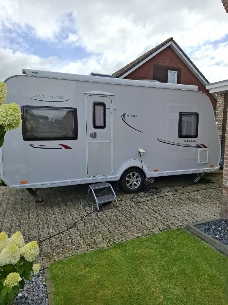 Caravan LMC 470D, Omvormbare zithoek, Rondzit, Particulier, 4 tot 5 meter