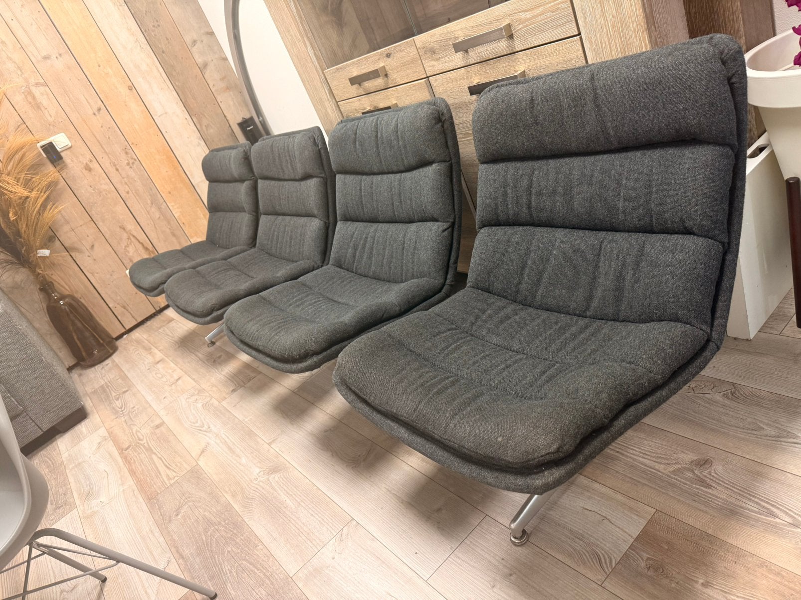 4 wachtkamer stoelen aan elkaar, Ophalen, Gebruikt