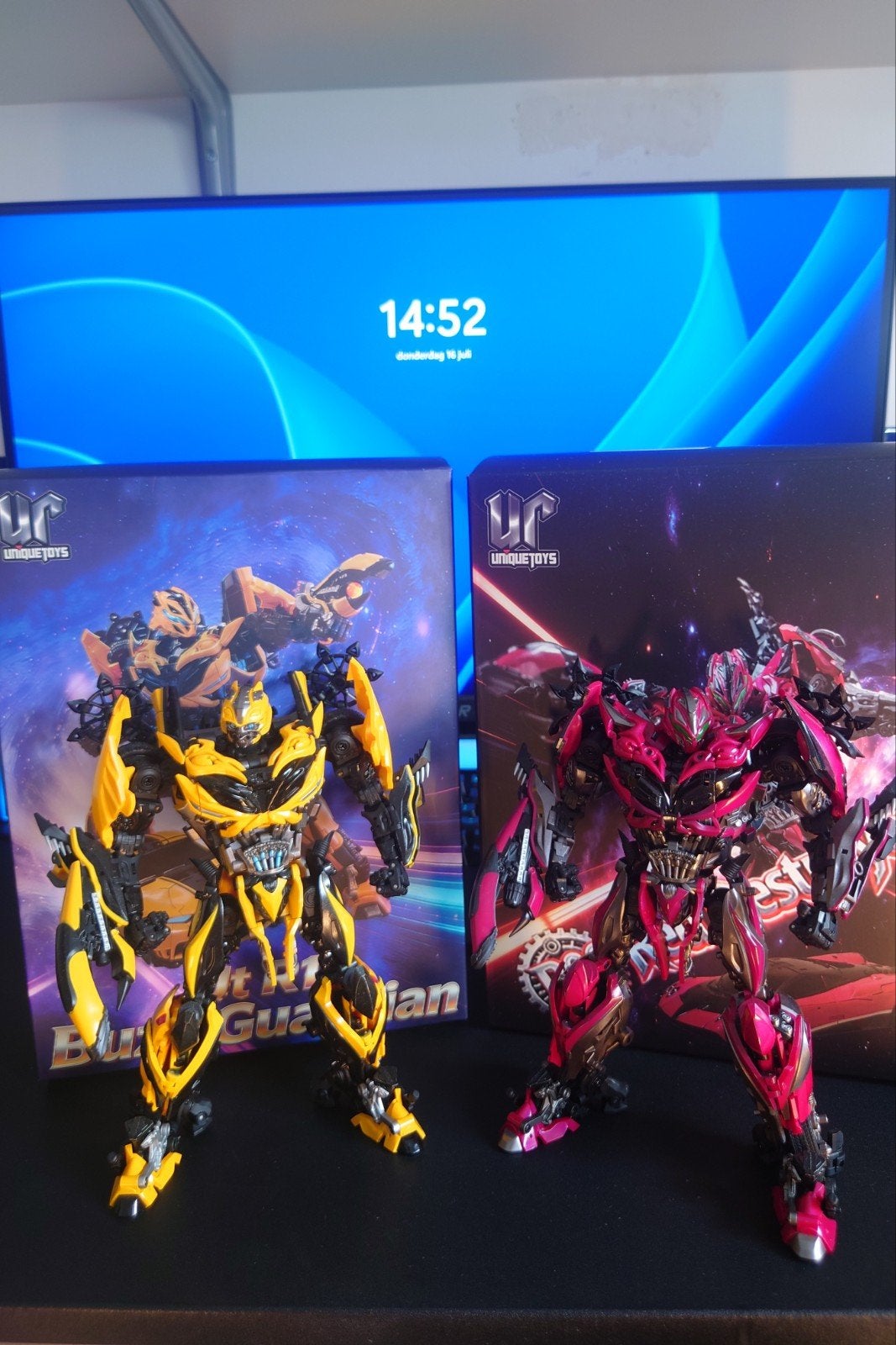 Transformers Unique Toys Buzz Guardian en Red Destroyer, Overige generaties, Ophalen of Verzenden, Zo goed als nieuw, Overige rassen