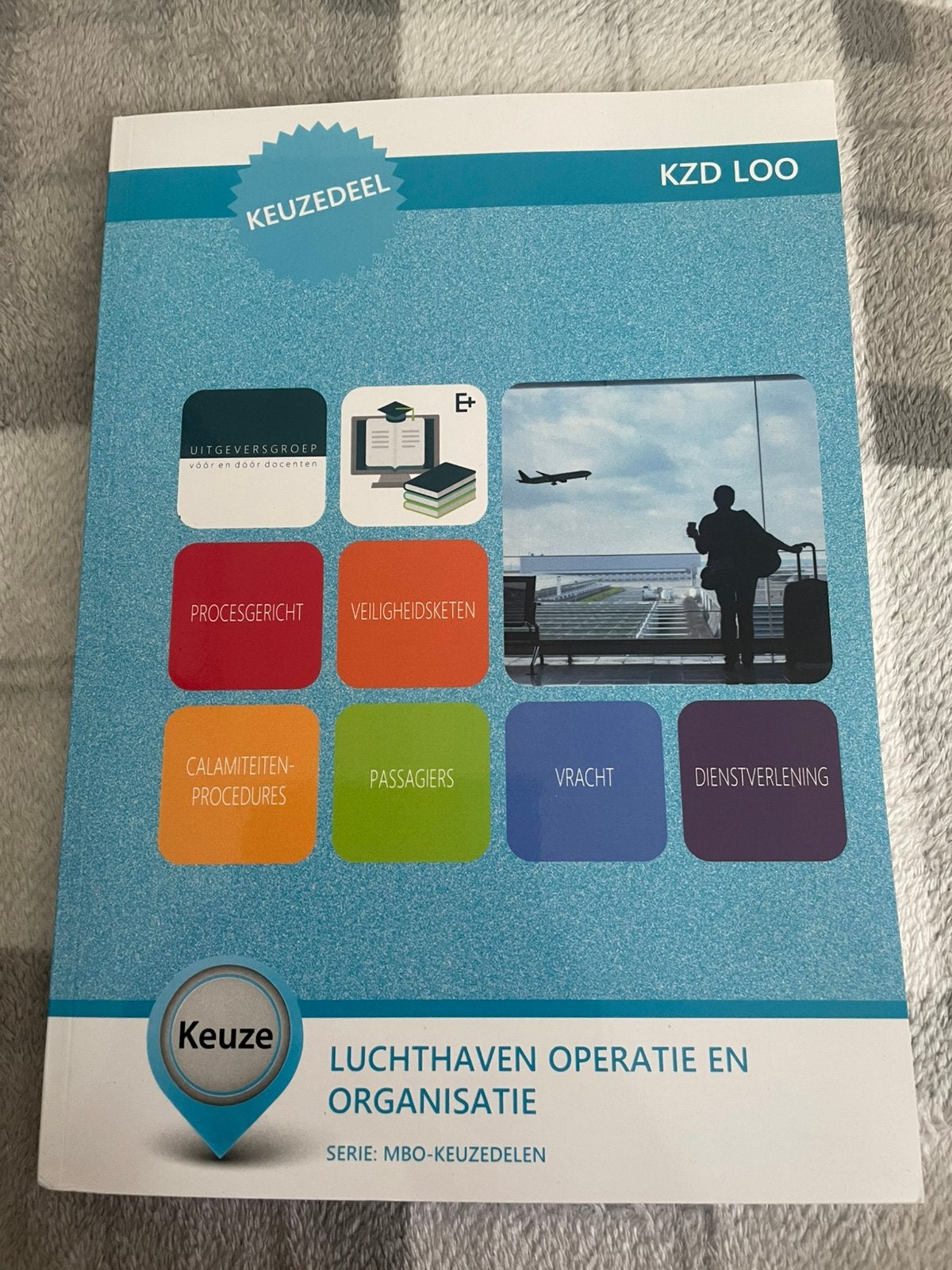 KZD LOO 1, boek 978-94-002-2238-0, luchtvaartdienstverlening, Ophalen of Verzenden, MBO, Alpha, A. Ronhaar