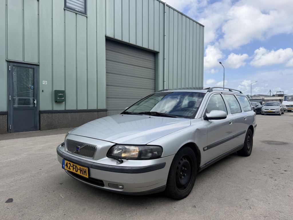 Volvo V70 2.4 T Comfort Line (bj 2000), Auto's, Oldtimers, Leder en Stof, Automatische klimaatregeling, Volvo, Zilver of Grijs