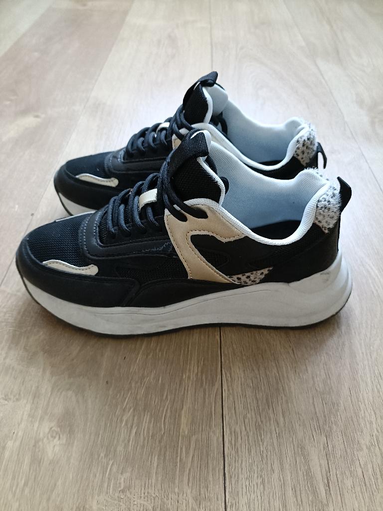 Sneakers maat 38, Ophalen of Verzenden, Zo goed als nieuw, Sneakers of Gympen