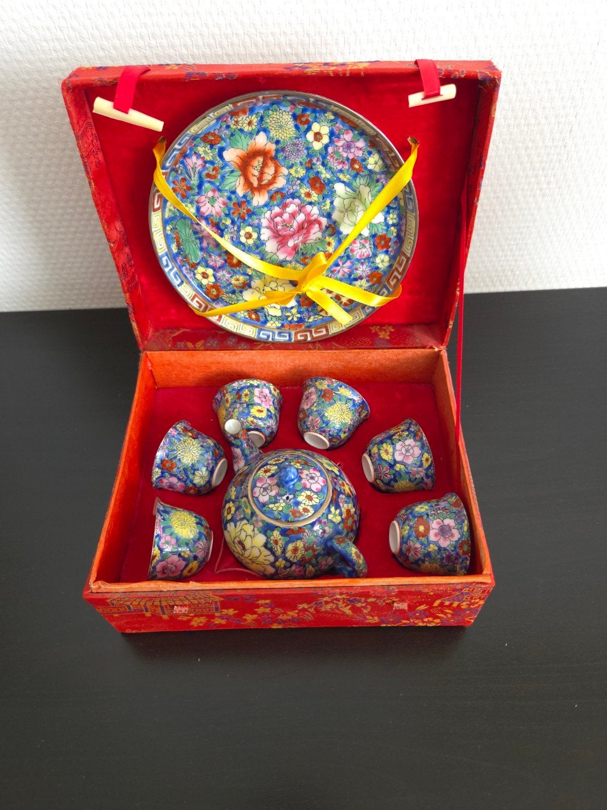 Vintage Chinees theeservies in rode zijden doos, Ophalen of Verzenden