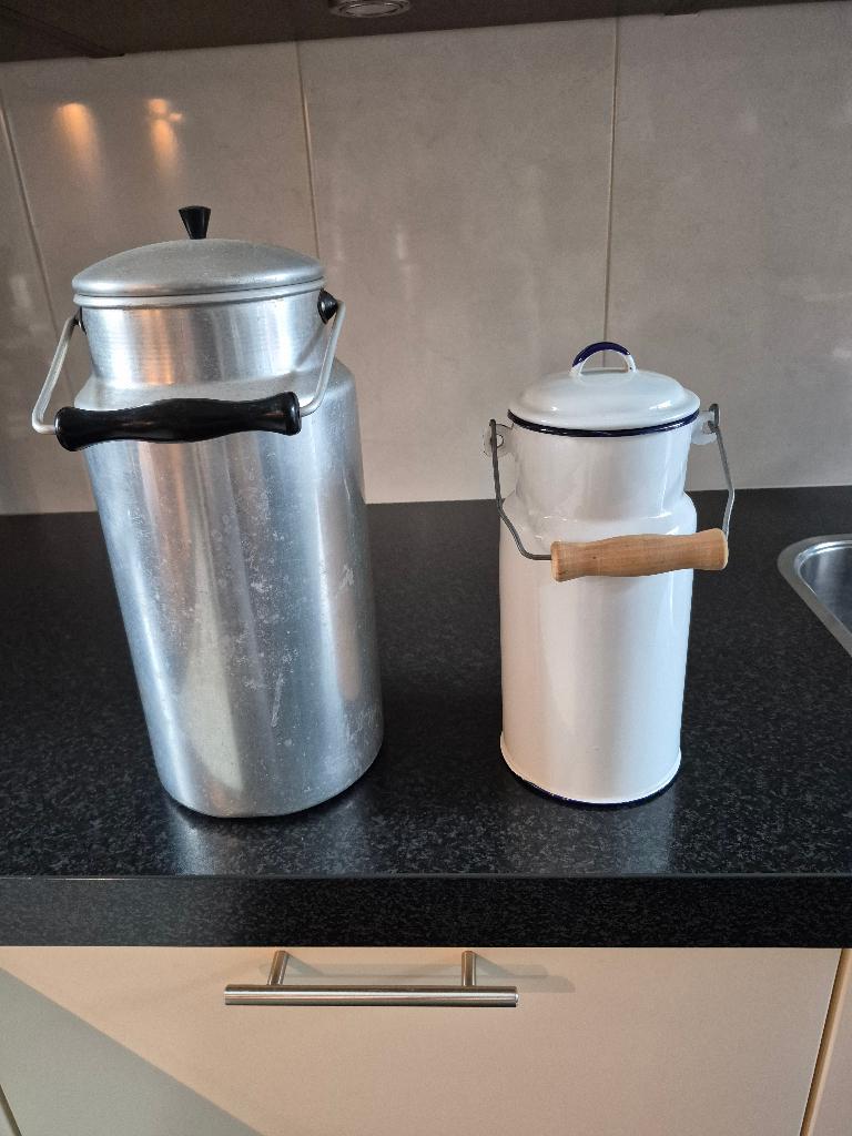 Te koop : 2 oude melkkannen, Antiek en Kunst, Ophalen