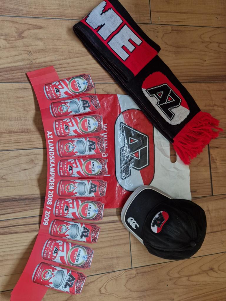 AZ Fanpakket: Sjaal, Pet, Tas en Landskampioen Bierstrip, Ophalen of Verzenden, Gebruikt, AZ, Pet of Muts