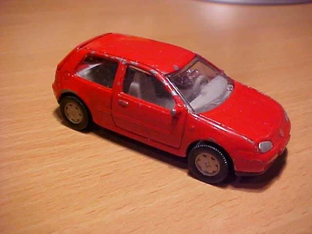 Siku 1090 - Volkswagen Golf IV 3-drs [rood] 1/55, Ophalen of Verzenden, Gebruikt, Auto