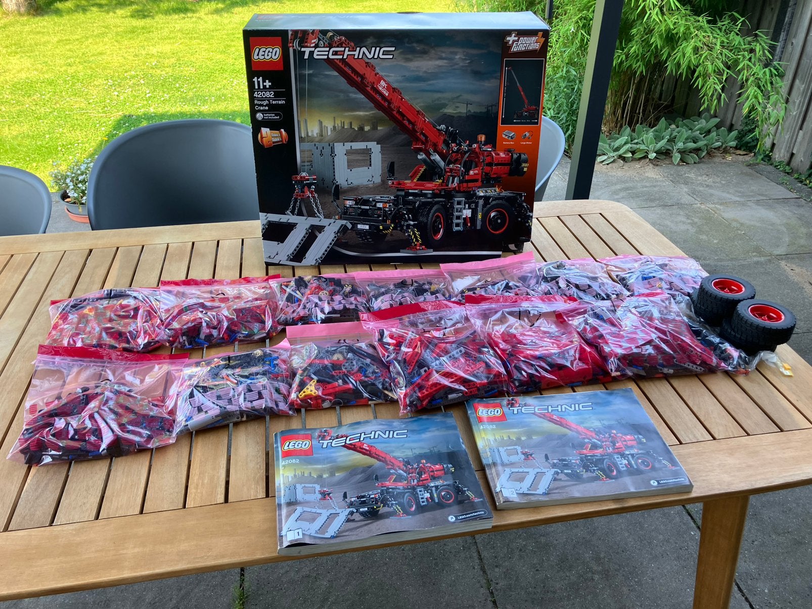 LEGO TECHNIC - 42082 - Rough Terrain Crane, Ophalen of Verzenden, Zo goed als nieuw