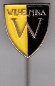 Wilhelmina zilverkleurig voetbal club speldje ( Y_106), Ophalen of Verzenden, Nieuw, Sport, Speldje of Pin