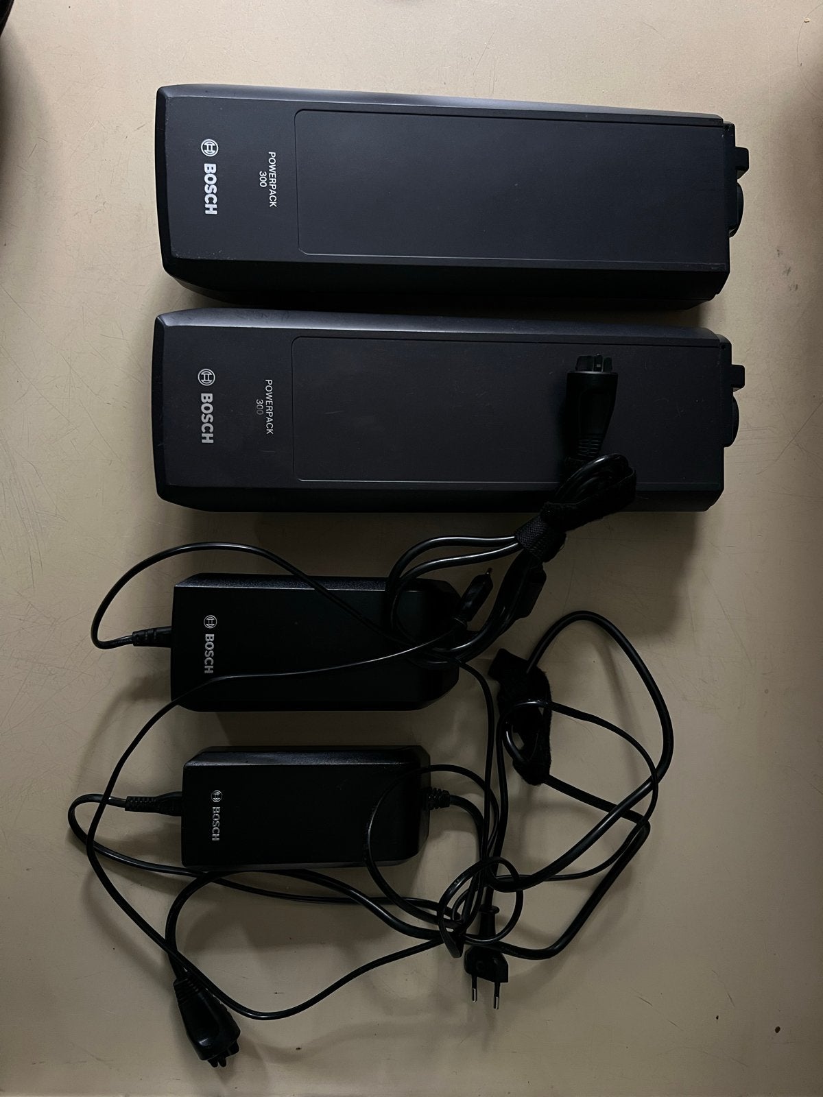 2x Bosch PowerPack 300 Accu's met Opladers, Gebruikt