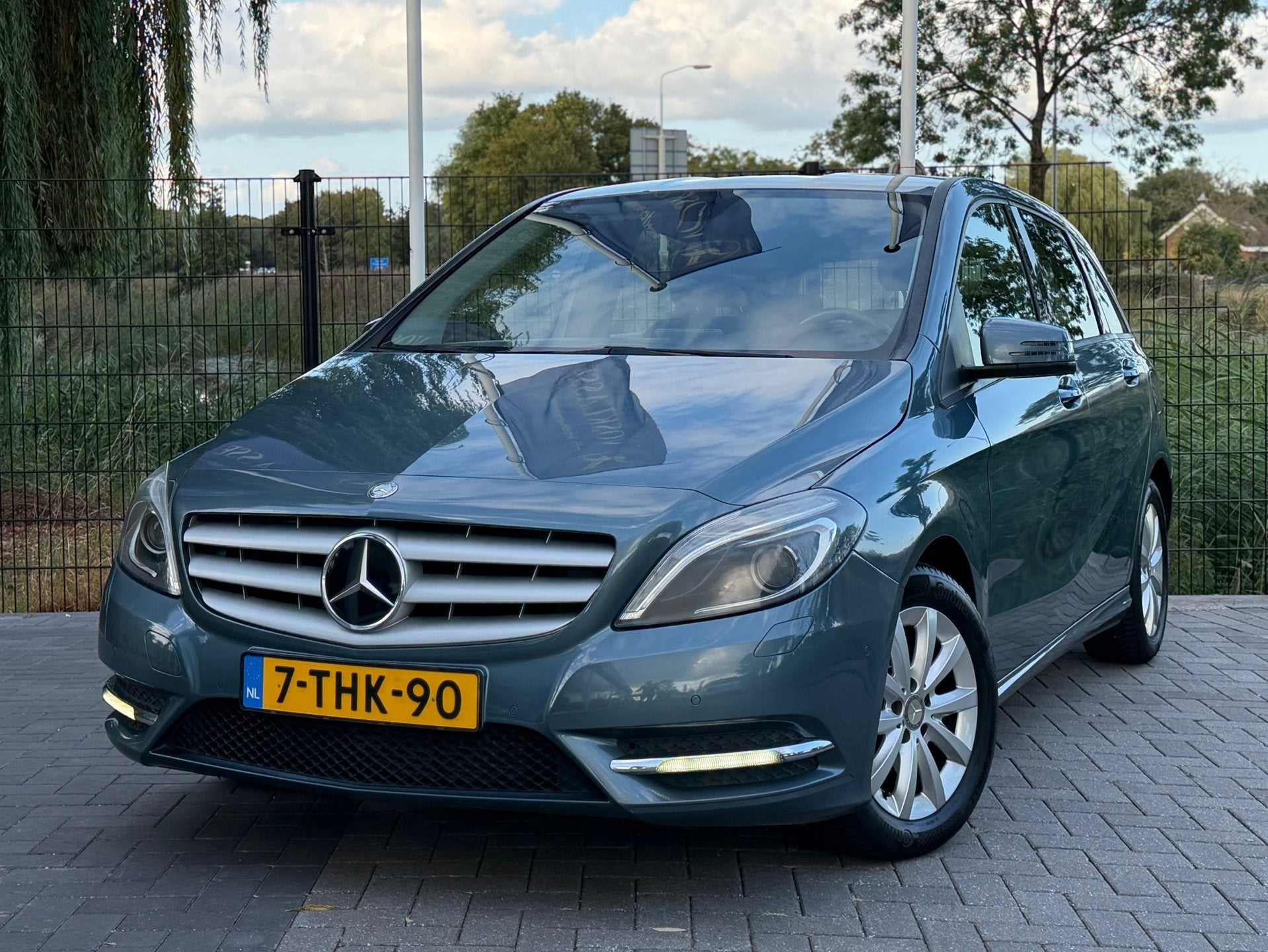 Mercedes-Benz B-klasse 200 Ambition AUT / AIRCO / CRUISE / P, Gebruikt, Blauw, Bedrijf, Bi-Xenon koplampen