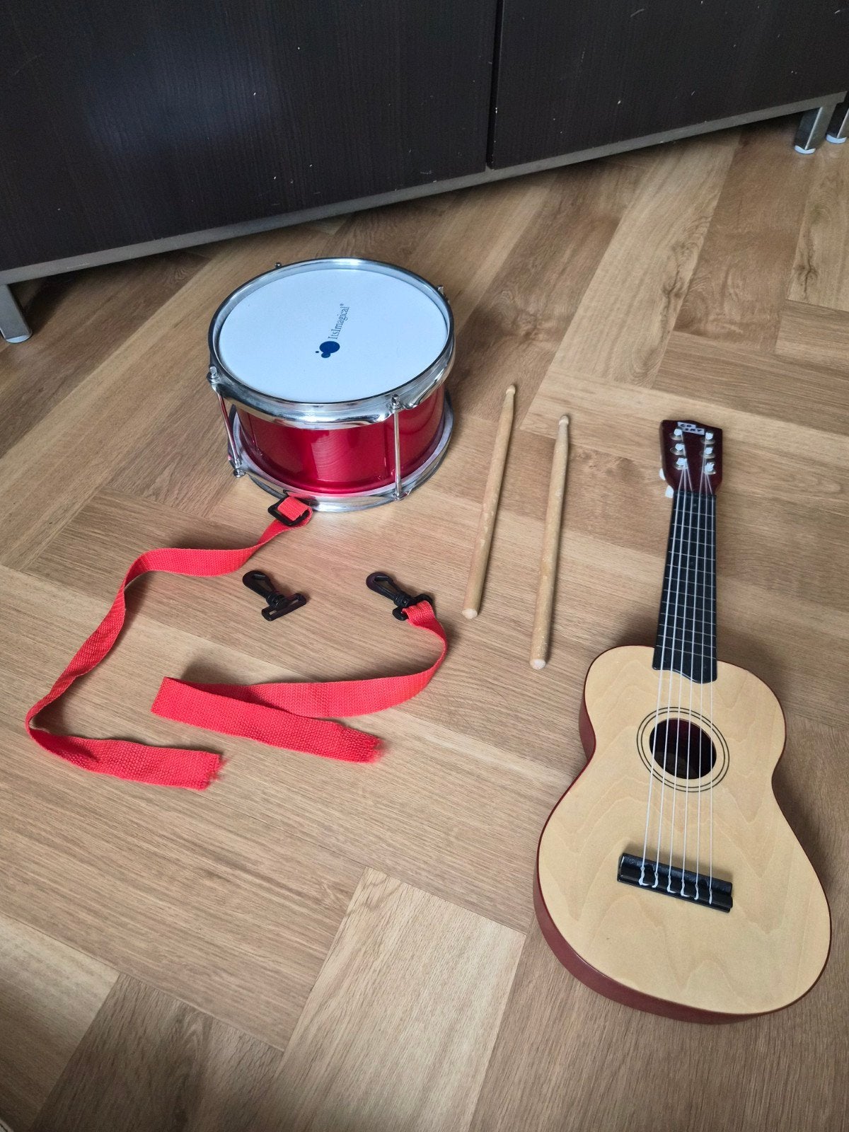 Kindergitaar en trommel set, Muziek en Instrumenten, Snaarinstrumenten | Gitaren | Akoestisch, Ophalen, Gebruikt, Overige typen