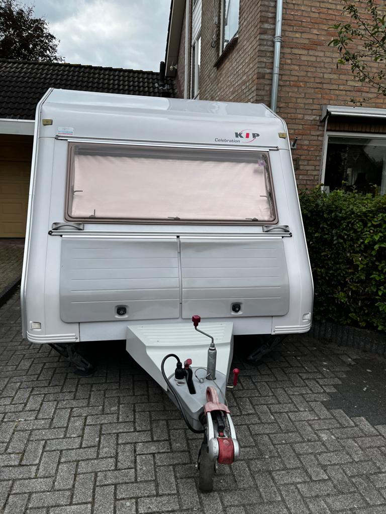 Kip 41 TDB Celebration Caravan uit 2004 met voortent, Caravans en Kamperen, Caravans, Mover, Kip, Omvormbare zithoek, Treinzit