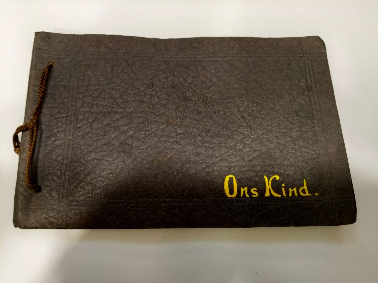 Vintage Fotoalbum "Ons Kind" uit 1929 - Uniek Babyalbum, Gebruikt, Verzenden, Foto, Voor 1940
