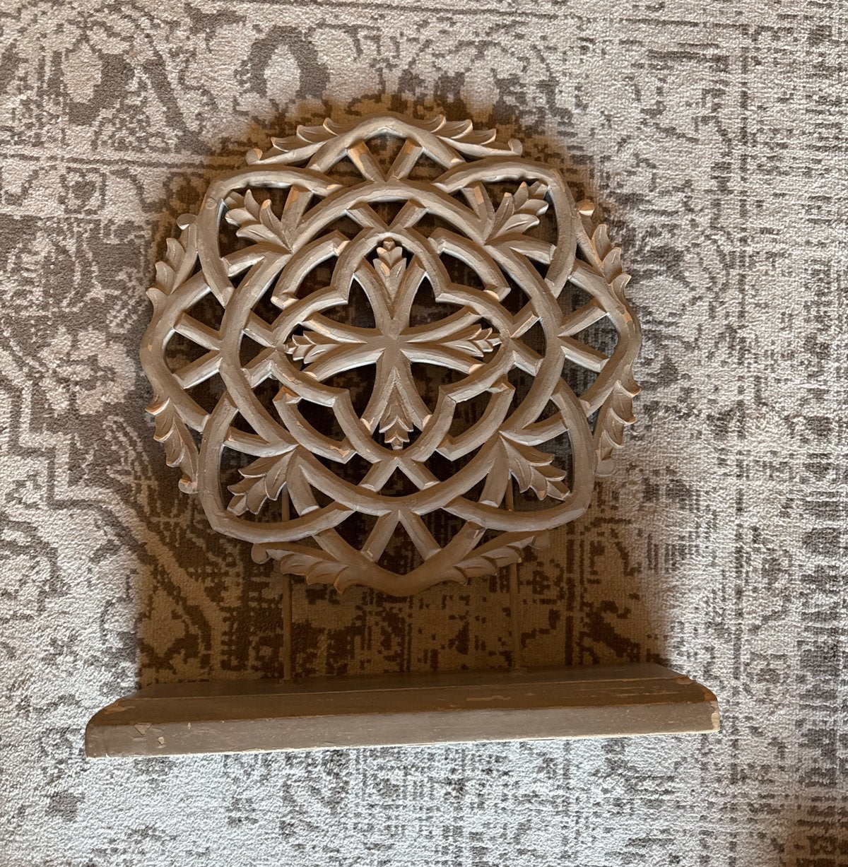 Decoratief houten ornament op standaard, Gebruikt, Beige, Ophalen of Verzenden, Vintage