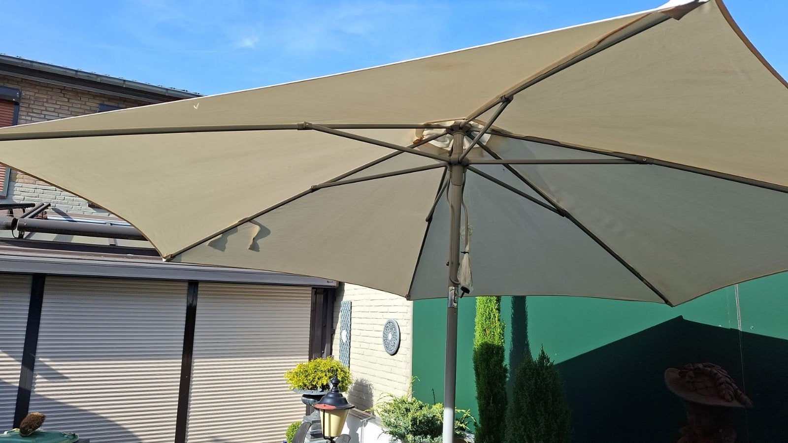 Grote ecru parasol, in goede staat, Ophalen, Zo goed als nieuw, 3 tot 4 meter, Stokparasol