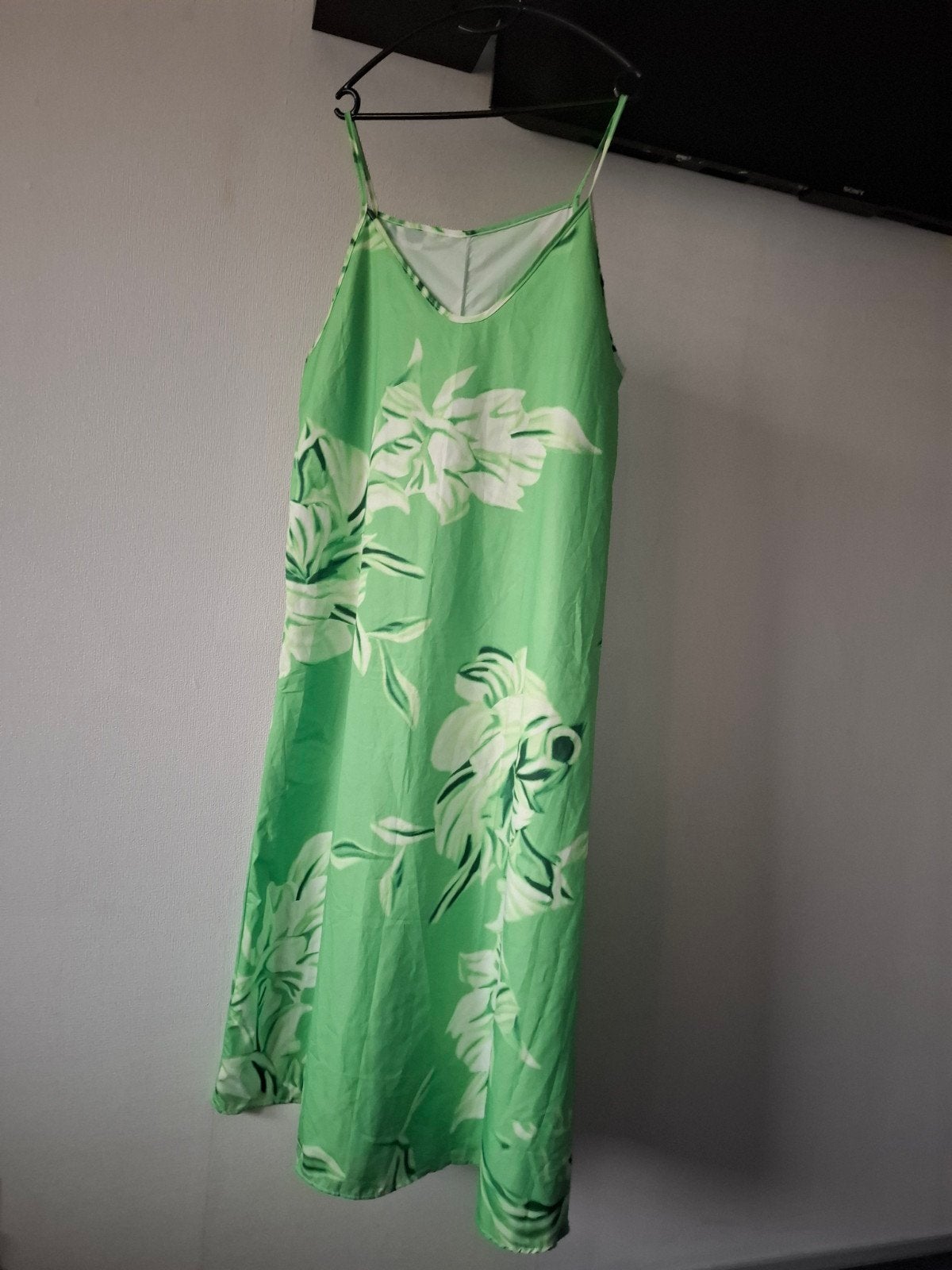 Nw leuke groene zomerjurk maat 48, Maat 46/48 (XL) of groter, Nieuw, Ophalen of Verzenden, Onder de knie
