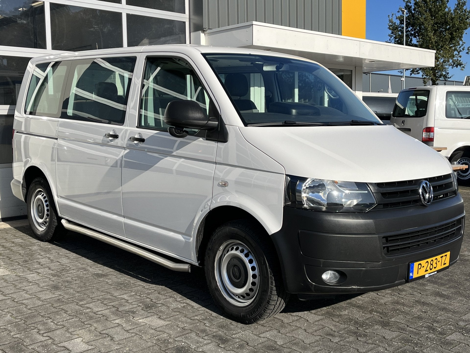Volkswagen Transporter Kombi 2.0 TDI 140 pk DSG Automaat L1H, Auto's, Euro 5, Stof, Gebruikt, 255 €/maand
