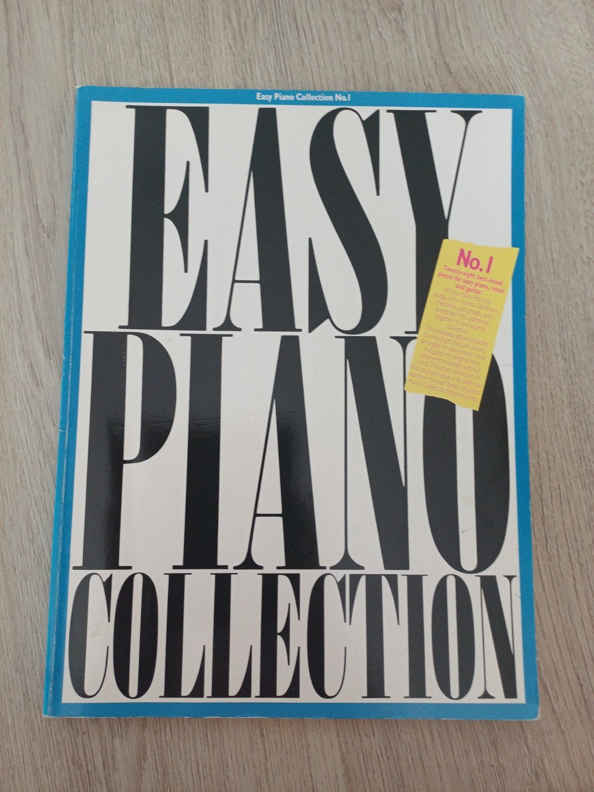 Easy Piano Collection No. 1 -Pianoboek met populaire liedjes, Gebruikt, Les of Cursus, Ophalen of Verzenden, Piano
