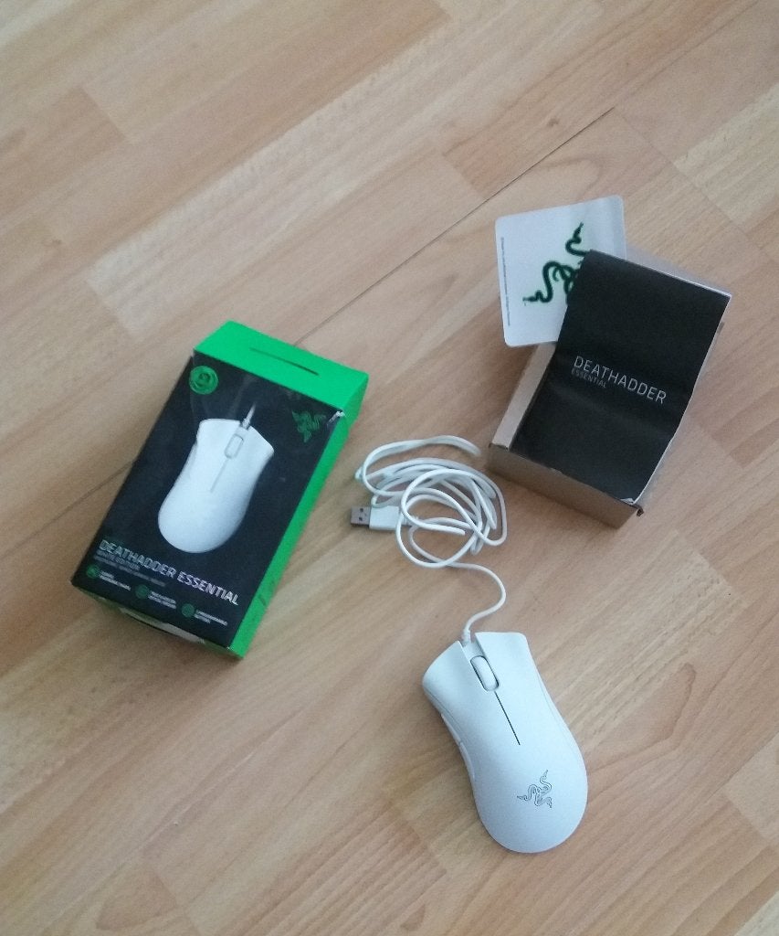 Razer DeathAdder Essential Wit, Computers en Software, Muizen, Muis, Gaming muis, Ophalen of Verzenden, Zo goed als nieuw