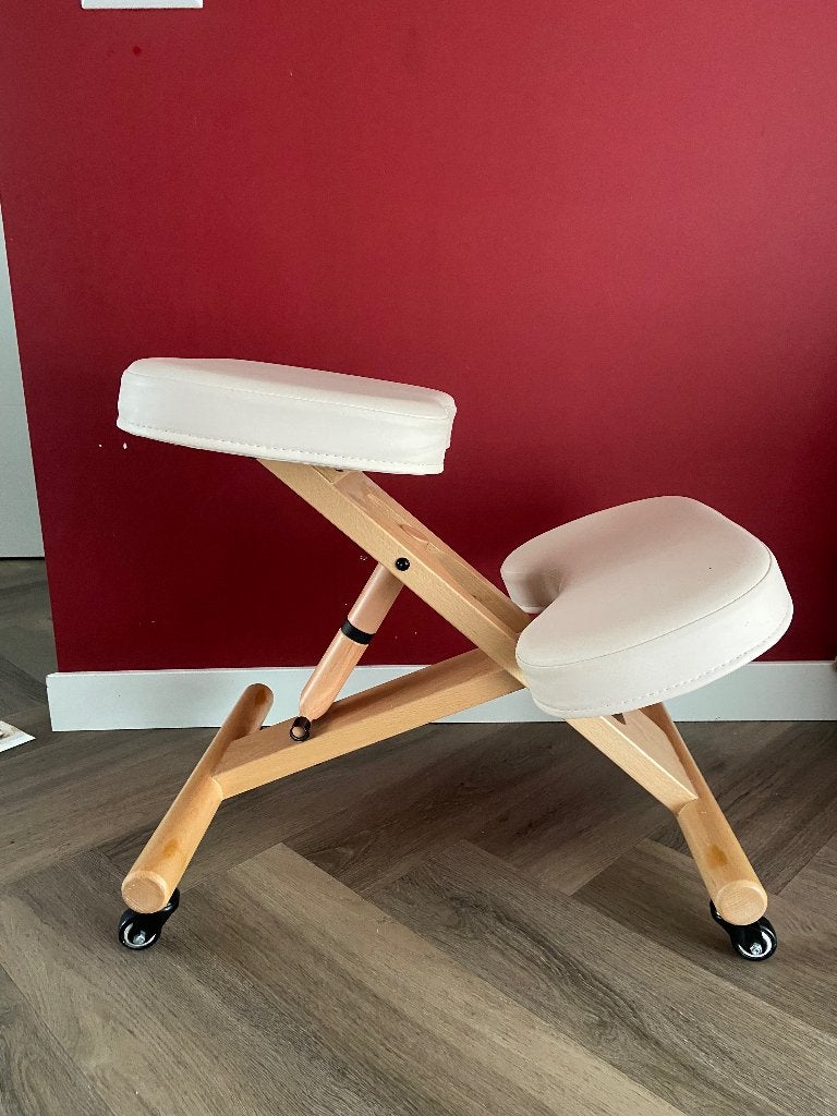 Ergonomische knie stoel, Ophalen, Wit, Zo goed als nieuw, Stof