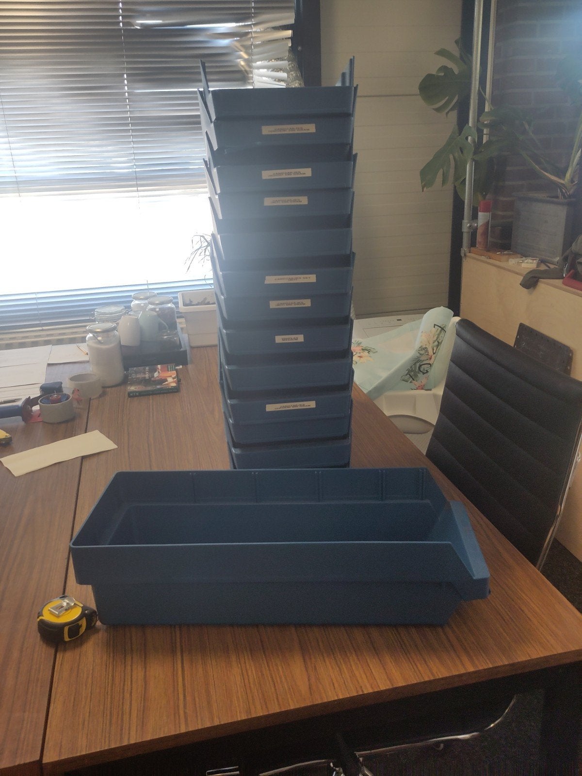 14x Stapelbare Opbergbakken - 23x15x59 cm, Ophalen, Gebruikt, Overige typen