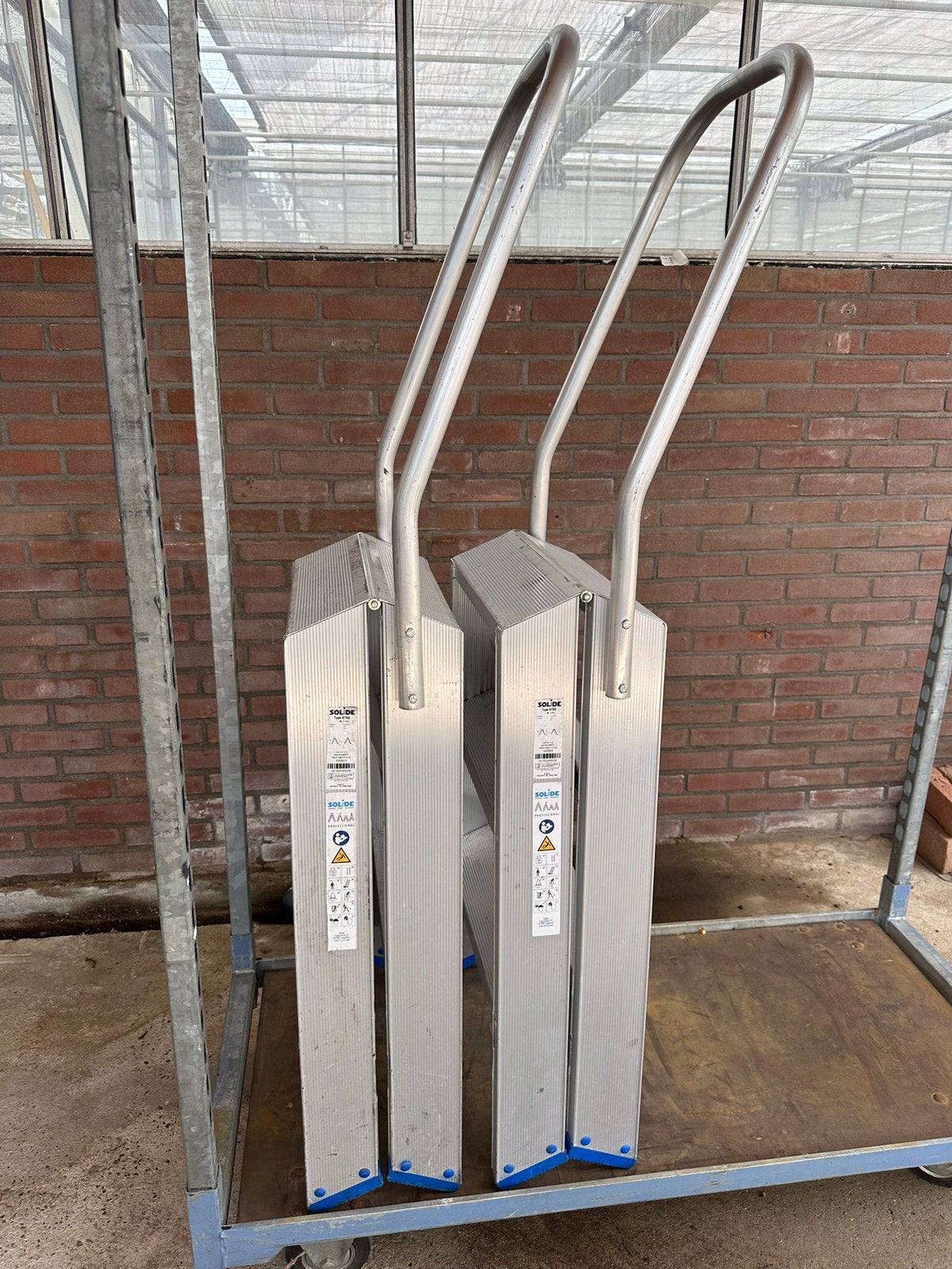 Trapje met stevige beugel, Ophalen, Zo goed als nieuw, Trap, Minder dan 2 meter