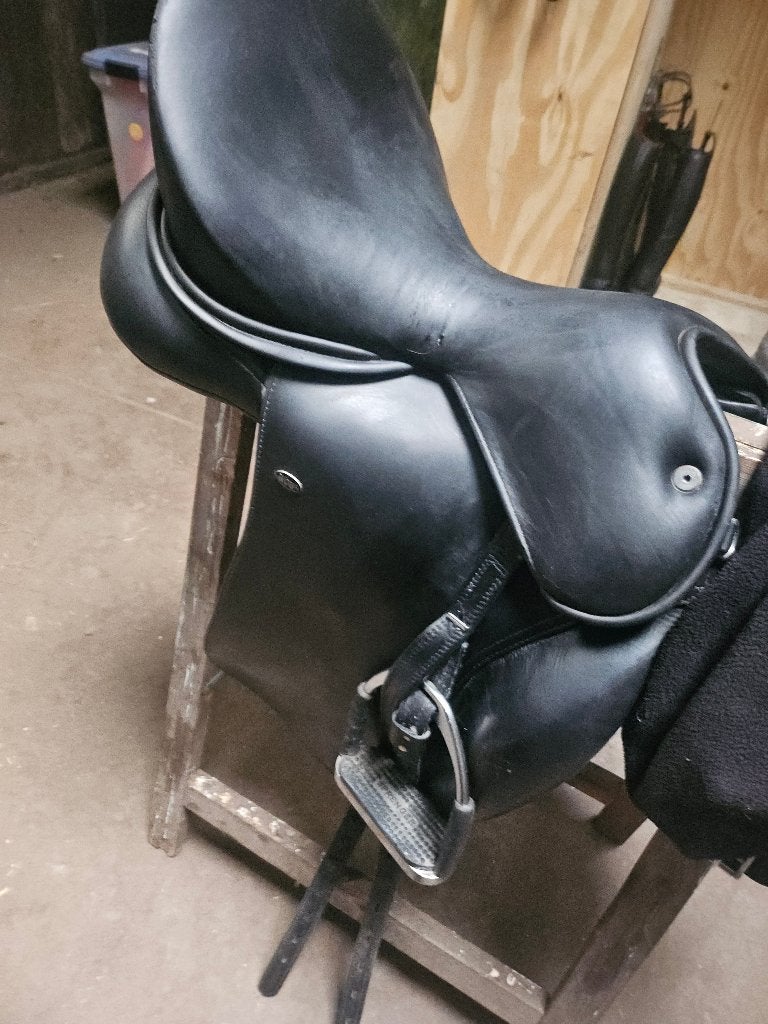 Wow Zadel, Dieren en Toebehoren, Paarden en Pony's | Zadels, Ophalen, Kniewrongen, Gebruikt, Dressuur