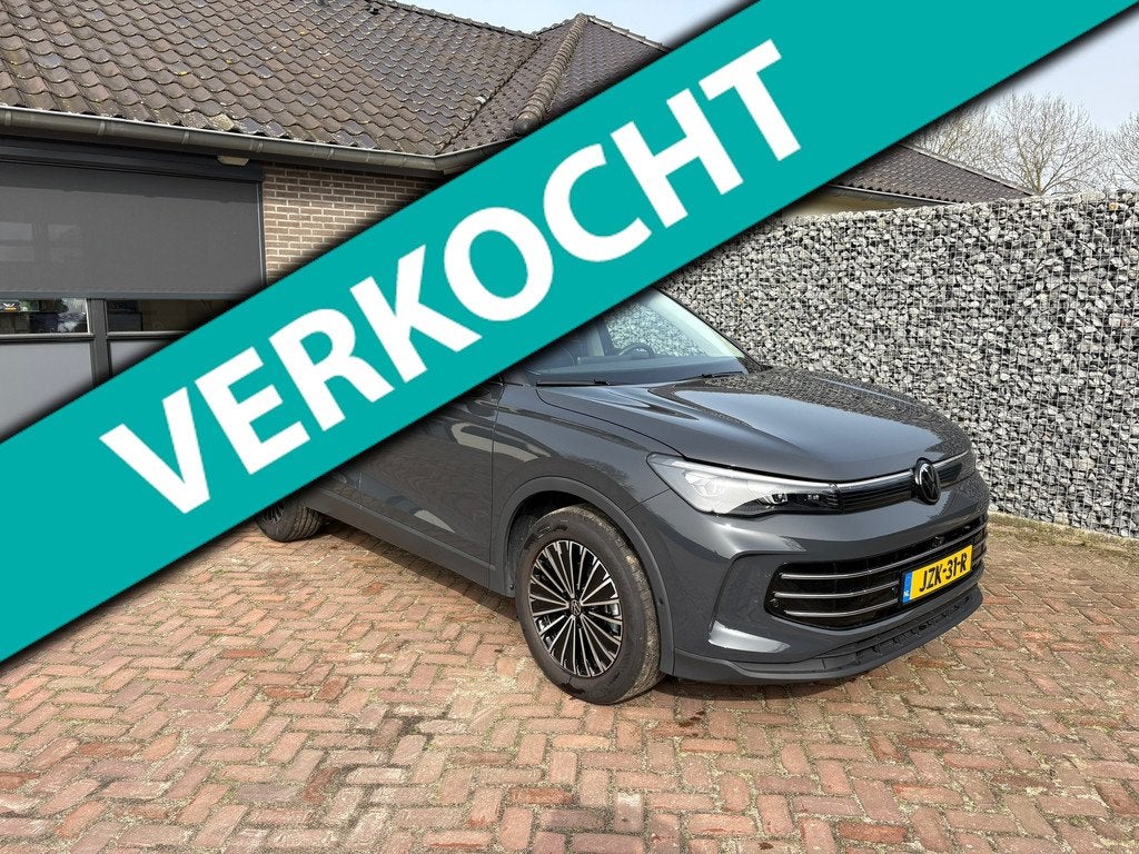 Volkswagen TIGUAN 1.5 eTSI Elegance Electrische achterklep r, Auto's, Volkswagen, Automatische klimaatregeling, 4 cilinders, 150 pk