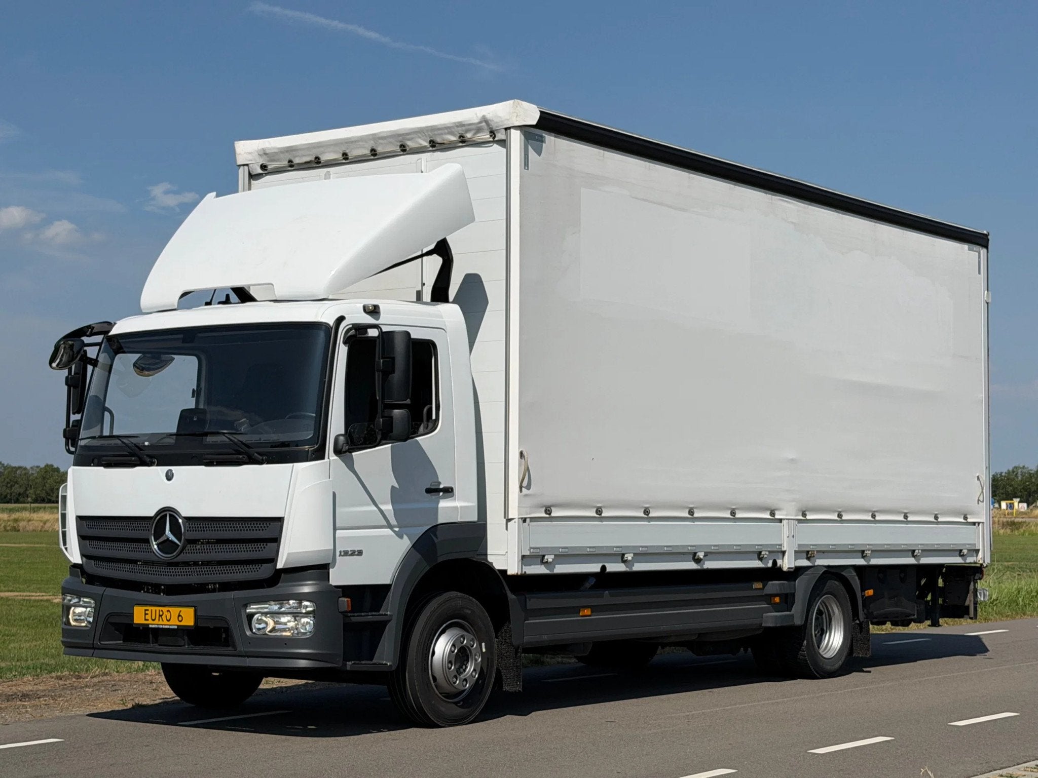 Mercedes-Benz 1317 ATEGO1323L EURO6. 723x248x289 ! 2 Tons La, Auto's, Bestelauto's, Automaat, Gebruikt, Euro 6, 4 cilinders