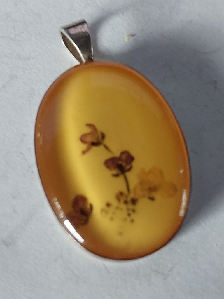 Een prachtige  zillere  hanger Saffier  3 x 2 cm, Overige voorstellingen, Geel, Nieuw, Ophalen of Verzenden