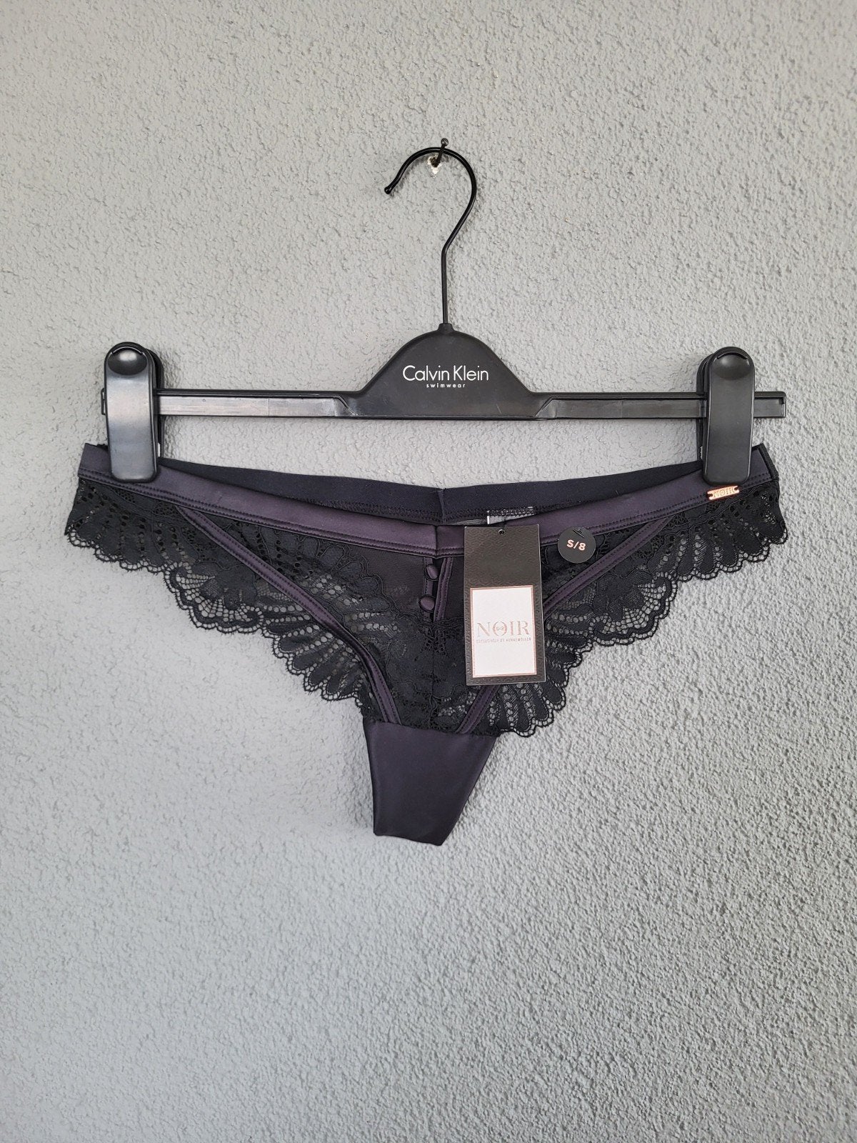 Hunkemöller satijn kanten string maat S nieuw, Hunkemöller, Ophalen of Verzenden, Zwart, String