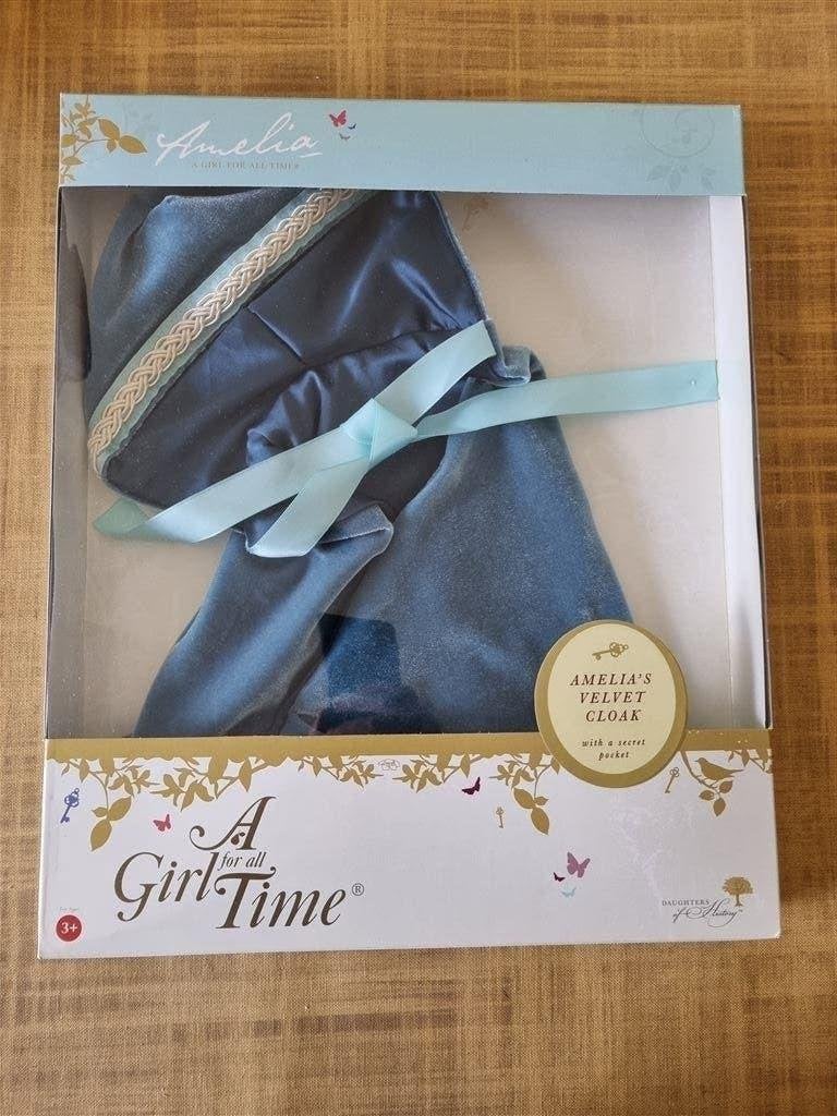 A Girl for all Time Amelia's velvet cloak, Ophalen of Verzenden, Nieuw, Overige typen