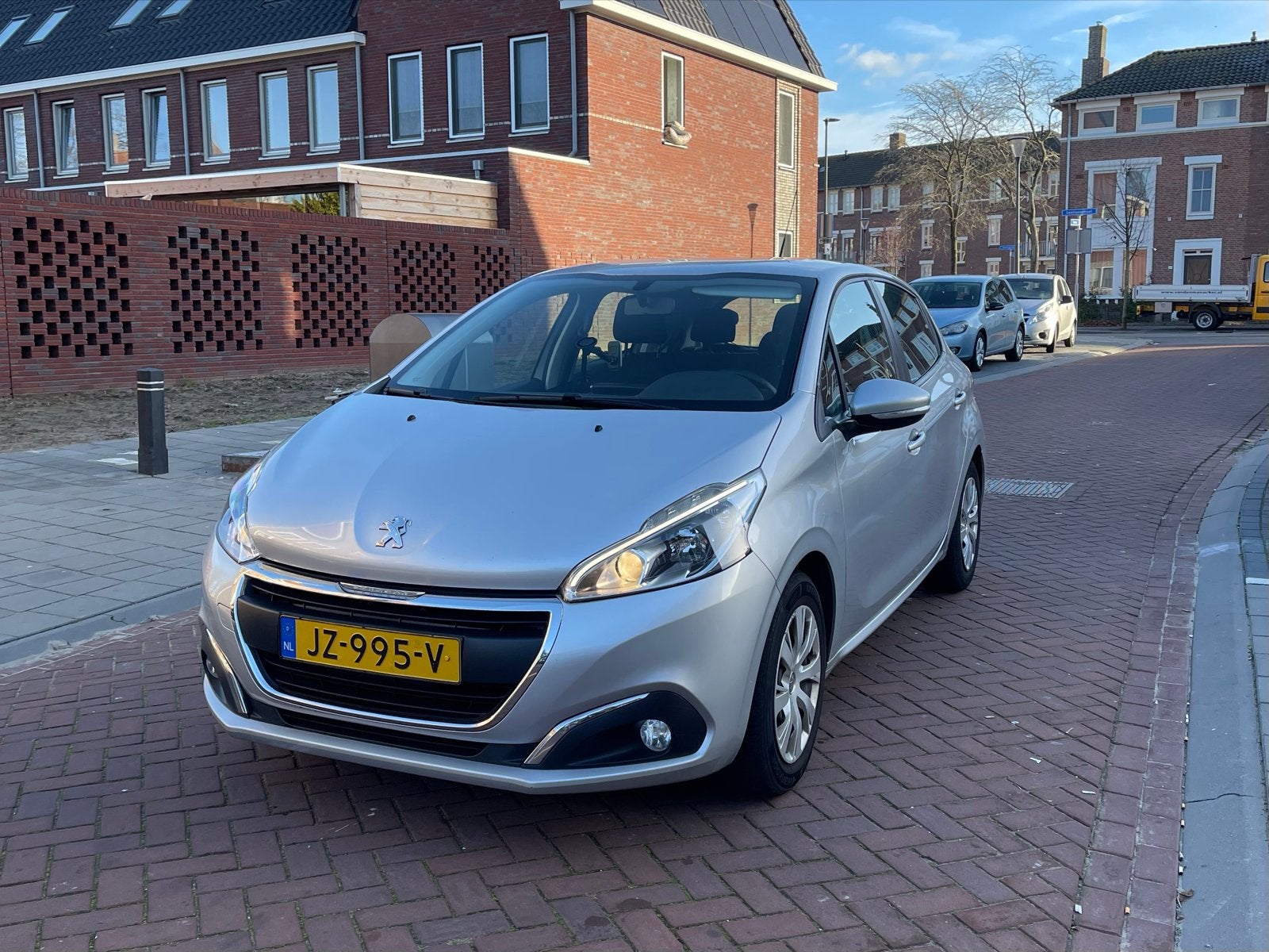 Peugeot 208 1.2 2016 Grijs, Voorwielaandrijving, 31 €/maand, 1199 cc, 23 km/l