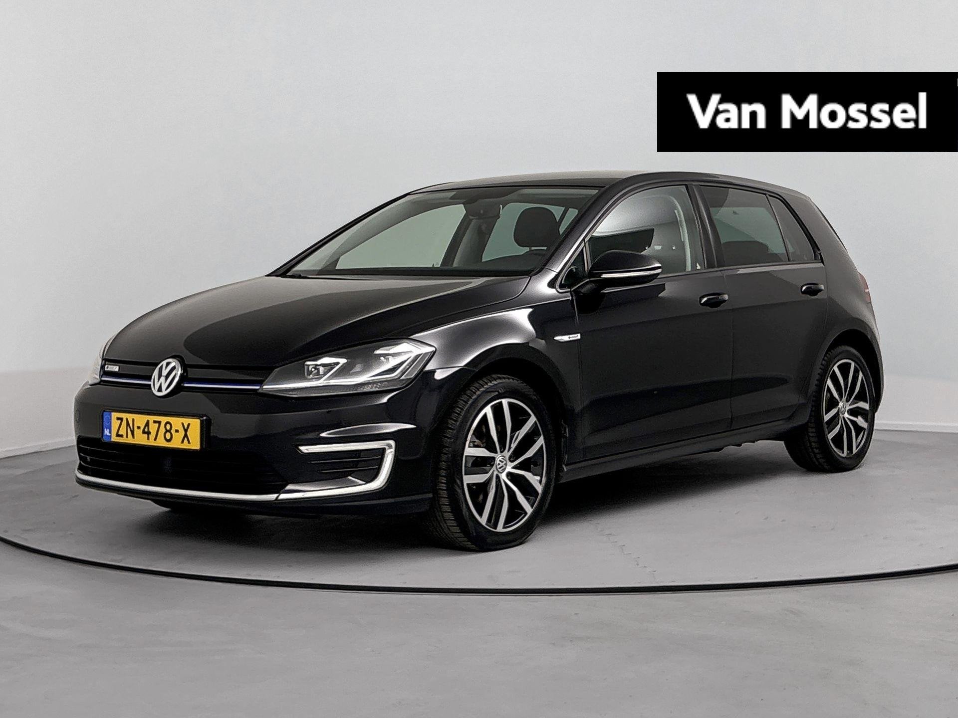 Volkswagen e-Golf 88% SOH | Warmtepomp | Origineel Nederland, Auto's, 12 maanden, Gebruikt, Zwart, Adaptive Cruise Control