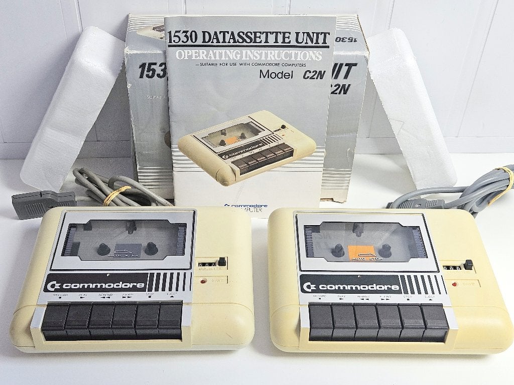 2x Commodore Datasette C2N / 1530 – beide werkend, Computers en Software, Vintage Computers, Ophalen of Verzenden, Commodore C 64