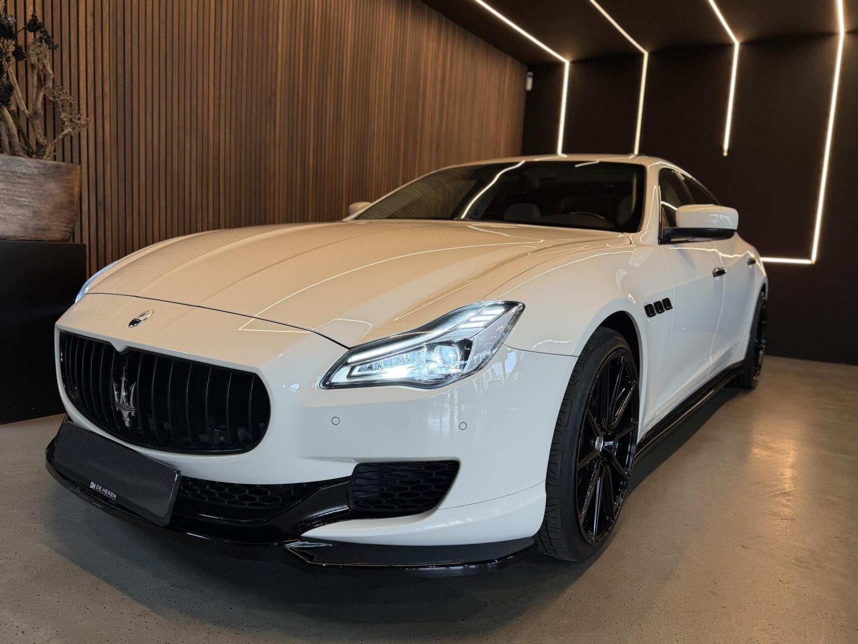 Foto 39 van Maserati Quattroporte 3.8 GTS V8|Pano|Vossen|Maxton|B&W|22"