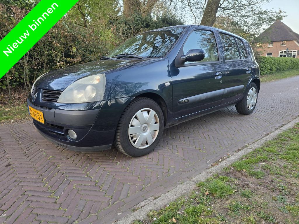 Renault Clio 1.4-16V Dynam.Luxe (bj 2004), Auto's, Renault, Bedrijf, Te koop, Clio, ABS, Airbags, Airconditioning, Alarm, Boordcomputer